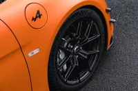 Alpine-A110-R-Ultime-Orange-solaire-Mat-sur-la-circuit-du-Mans8-copie