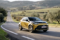 19202026aygoxgrsportmustarddynamic011-copie