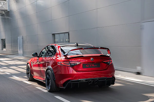 New Alfa Romeo Giulia GTA 1