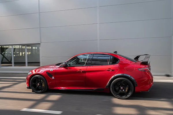 New Alfa Romeo Giulia GTA 2