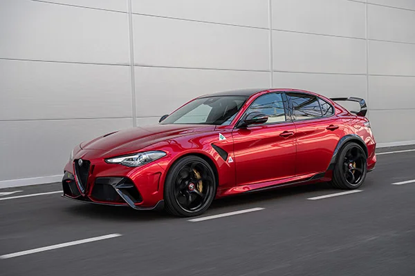 New Alfa Romeo Giulia GTA 3