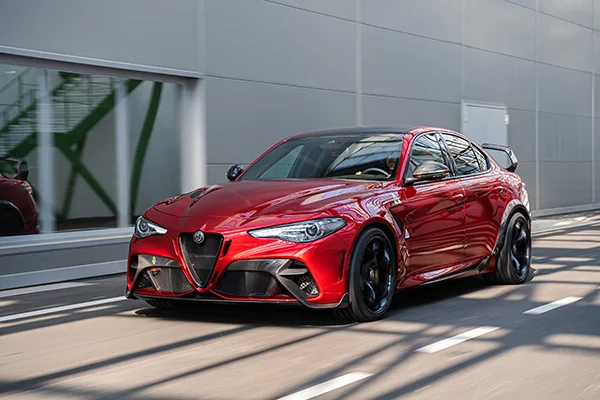 New Alfa Romeo Giulia GTA 5
