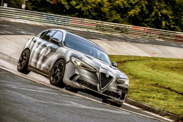 Alfa Romeo Stelvio Record Nurburgring 5