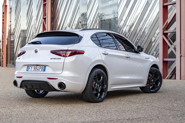 Stelvio Veloce Ti 2021 5
