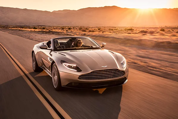 DB11 Volante 01