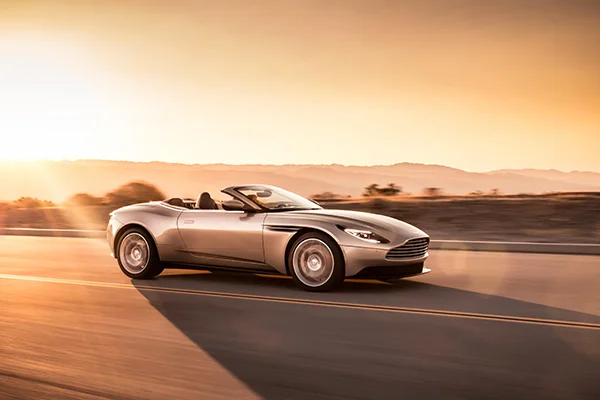 DB11 Volante 02