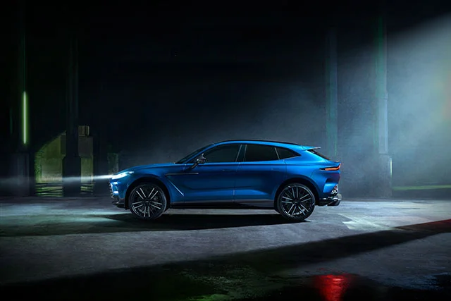 Aston Martin DBX707 04