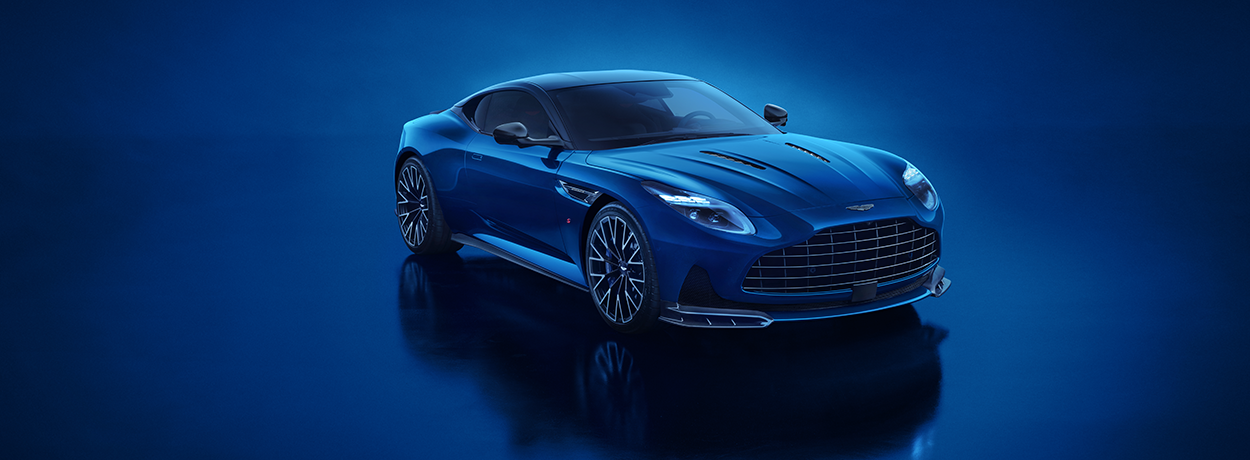 Aston Martin DB12 S 02 intr