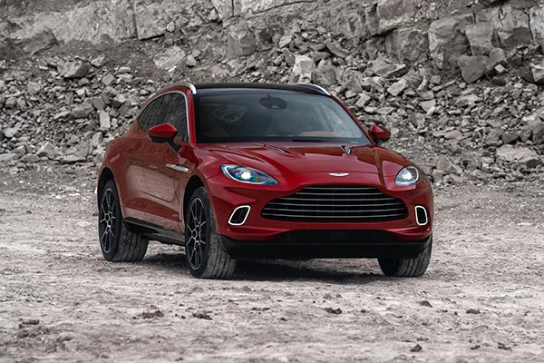 Aston Martin DBX 05