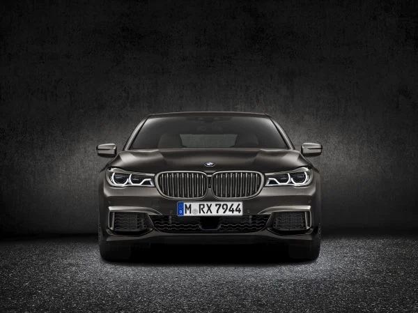 BMW M760 Li xDrive 2016 2