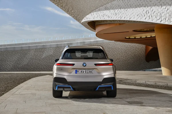 Nouvelle BMW iX 2