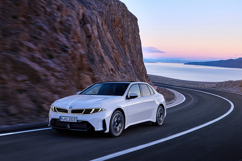 BMW série i3 50 blanche en essai,sur route