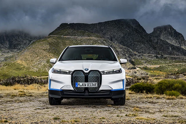 BMW iX 2