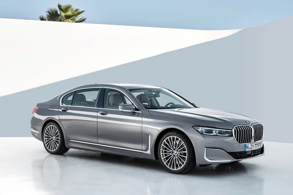 P90333084 highRes the new bmw 7 series 1