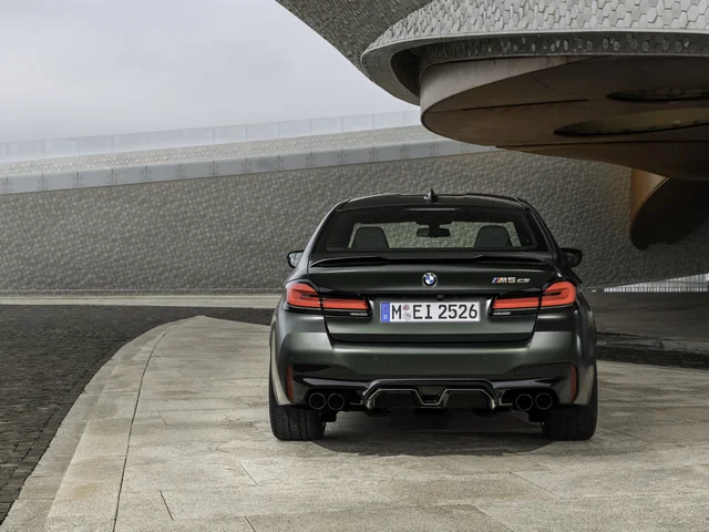 BMW M5 CS 4