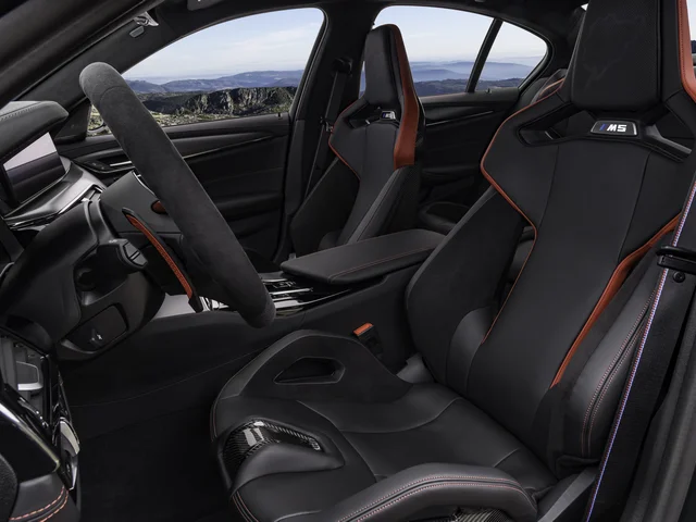 BMW M5 CS 6