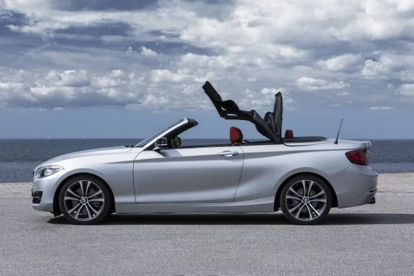 BMW Série 2 cabriolet remise de la capote