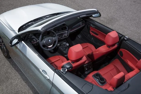BMW Série 2 cabriolet intérieur