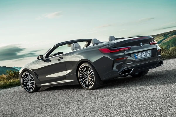 BMW Serie 8 Cabriolet 6