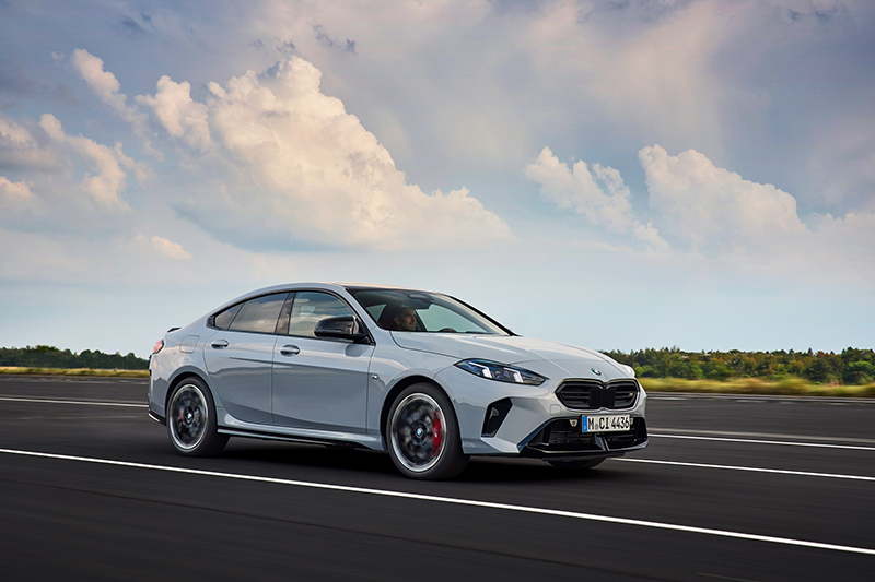 P90572398 lowRes the new bmw m235 xdr copie