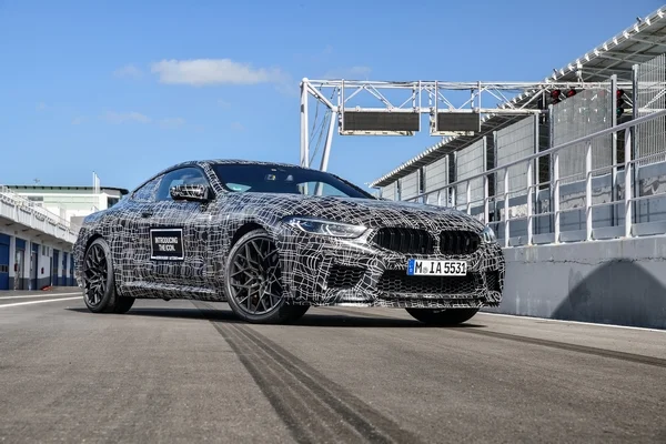 BMW M 8 Coupe estoril 2