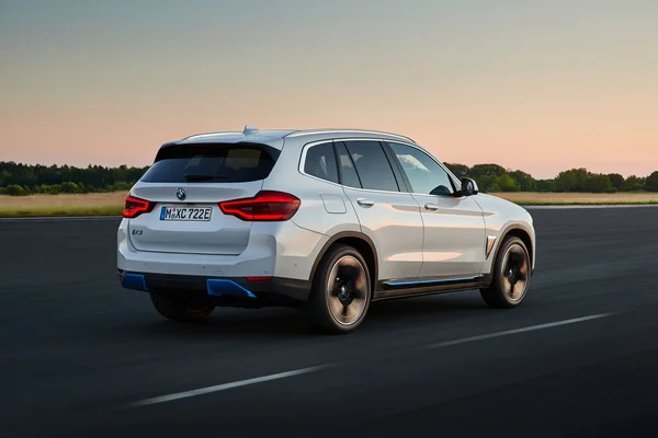 BMW iX3 Full electrique 2