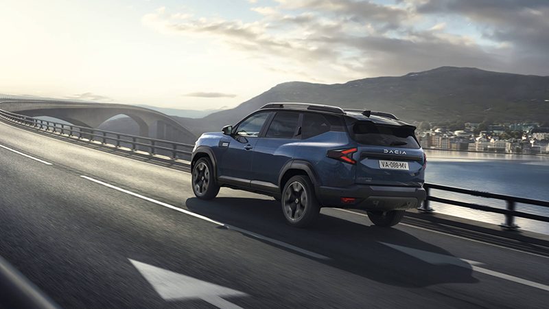 Nouveau Dacia Bigster HYBRID 155 Journey Bleu Indigo2 copie