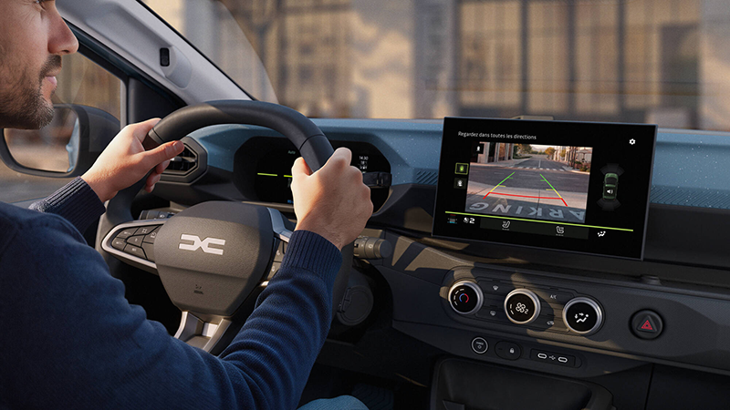 Nouvelle Dacia Spring tableua de bord numérique