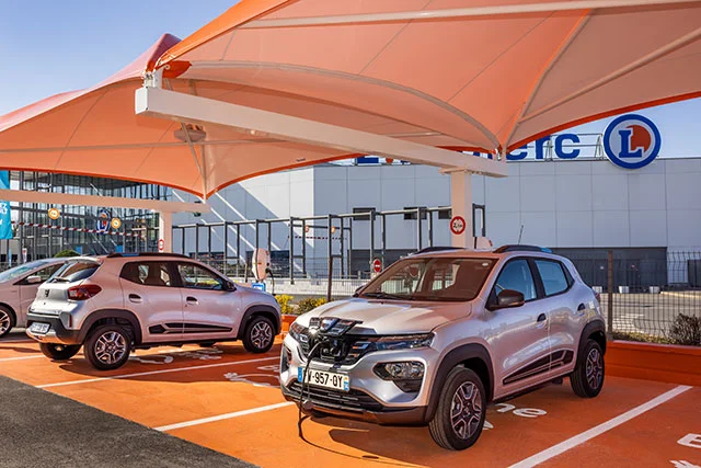 2021 E.Leclerc Location accueille dans ses agences les premires Dacia Spring 100 lectriques 2