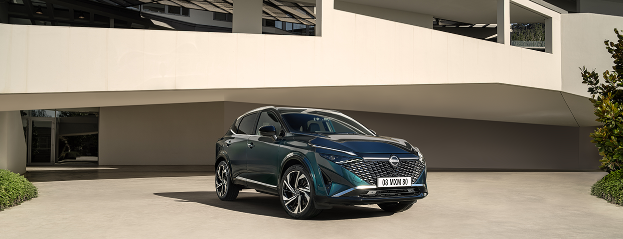 Nissan QQ Final High 001 intr
