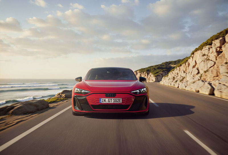 Audi e Tron GT Quattro 2025 3 copie