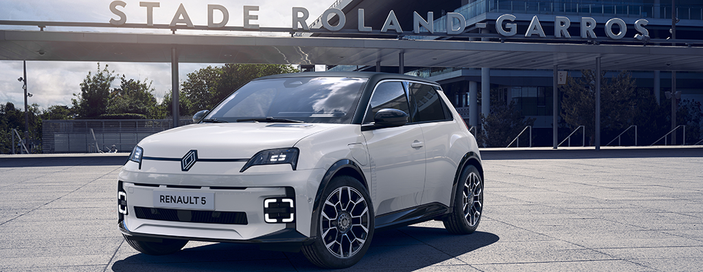 Renault 5 E Tech electric Roland Garros intr