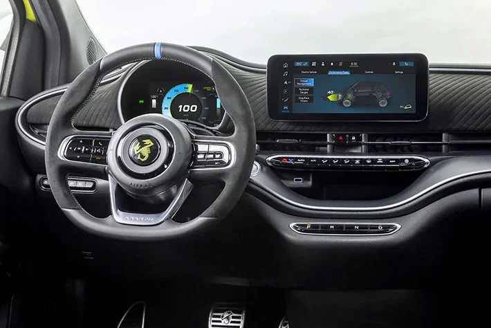 ouverture des commandes Abarth 500 e 5