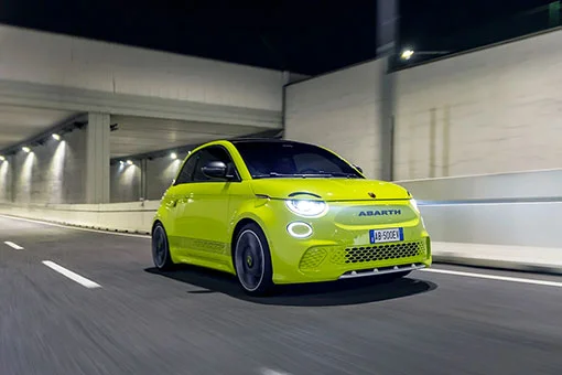 ouverture des commandes Abarth 500 e intr