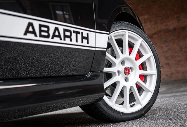 Abarth 695 Esseese 5