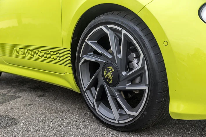 Nouvelle Abarth 500e full electrique 7