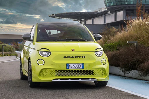 Nouvelle Abarth 500e full electrique intr