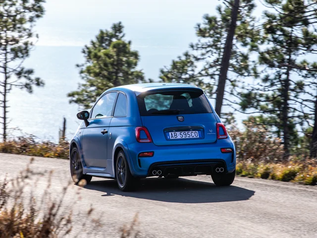 New Abarth 595 Competizione 06