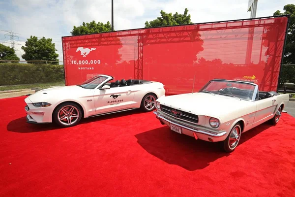 10 Millions De Ford Mustang intr 4