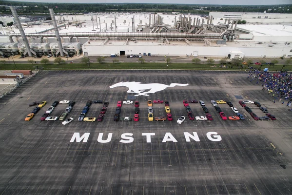 Anniversaire Mustang