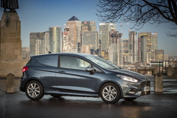 Ford Fiesta Hybrid 2020 1