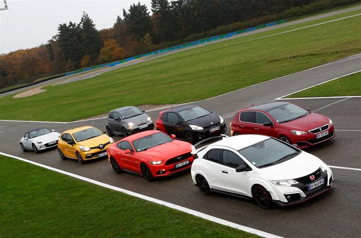 Civic Type R Sportive de l ann e Echappement 2015 1