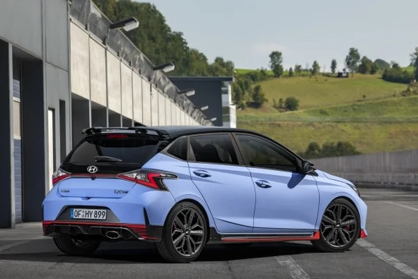 Hyundai i20N 204 CH 8