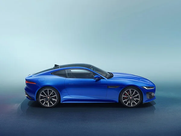 Jag F TYPE R 21MY Image Studio Exterior Velocity Blue 02.12.19 04