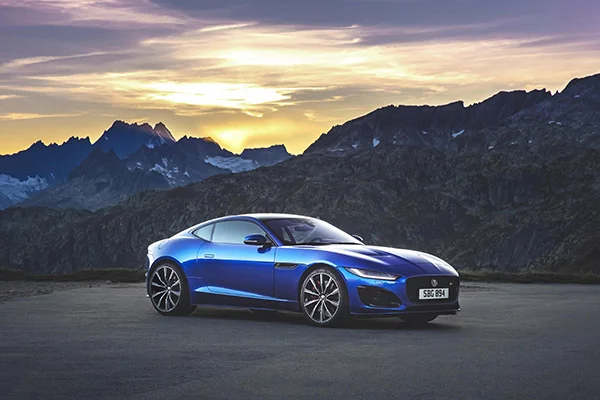 Jag F TYPE R 21MY Velocity Blue Reveal Switzerland 02.12.19 03