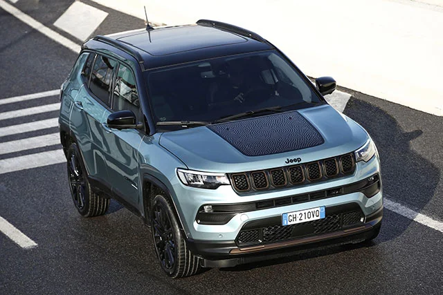01 Jeep Compass e Hybrid
