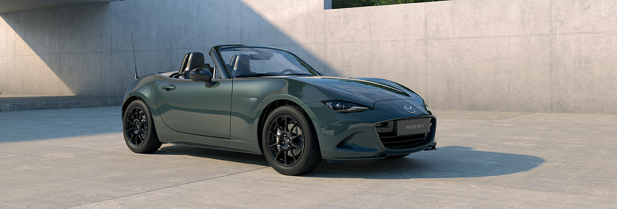 Mazda MX5 2027 exposée près d'un mur blanc