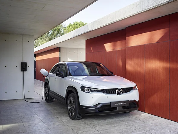 2020 MX 30 EU LHD job1 C242 BRD Ext FQ Charging