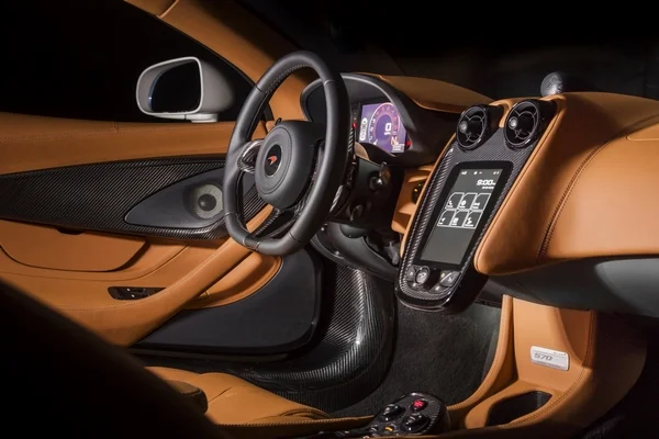 Mc Laren 570 GT MSO Concept 5