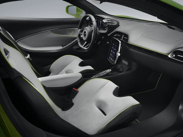 Mc Laren Artura 2021 1
